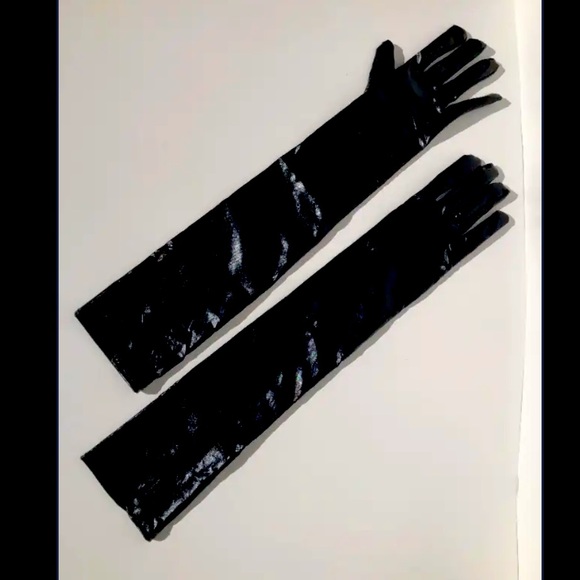 Women's Gloves - Picture 2 of 2